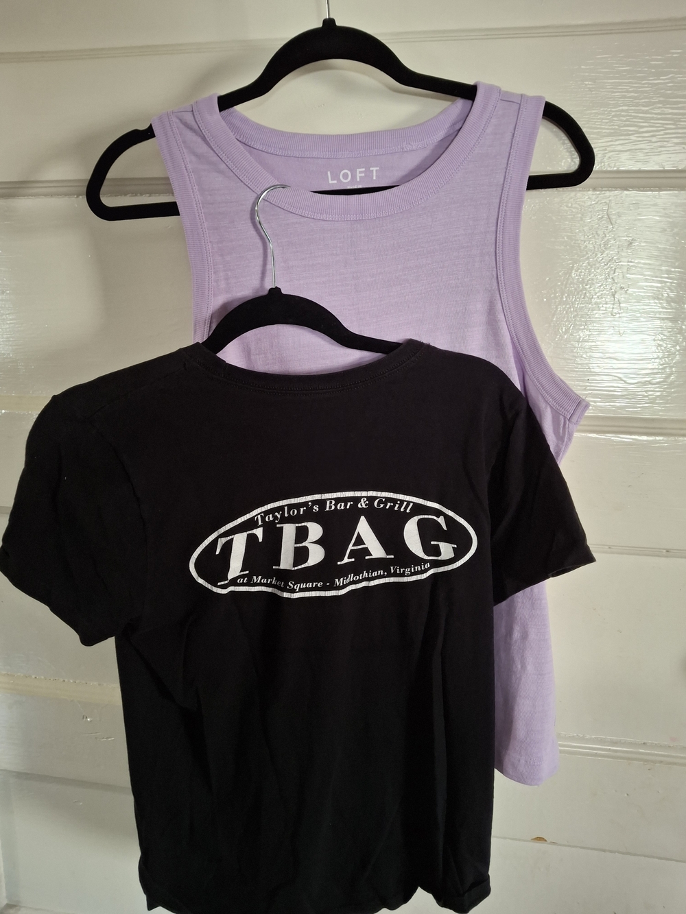 LOFT Lavender Tank + Taylor’s Bar & Grill Graphic Tee 2 Shirt Bundle CD133